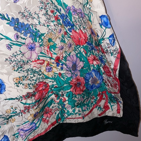 Gucci Vintage Floral Black Border Silk Square Scarf - Picture 9 of 16